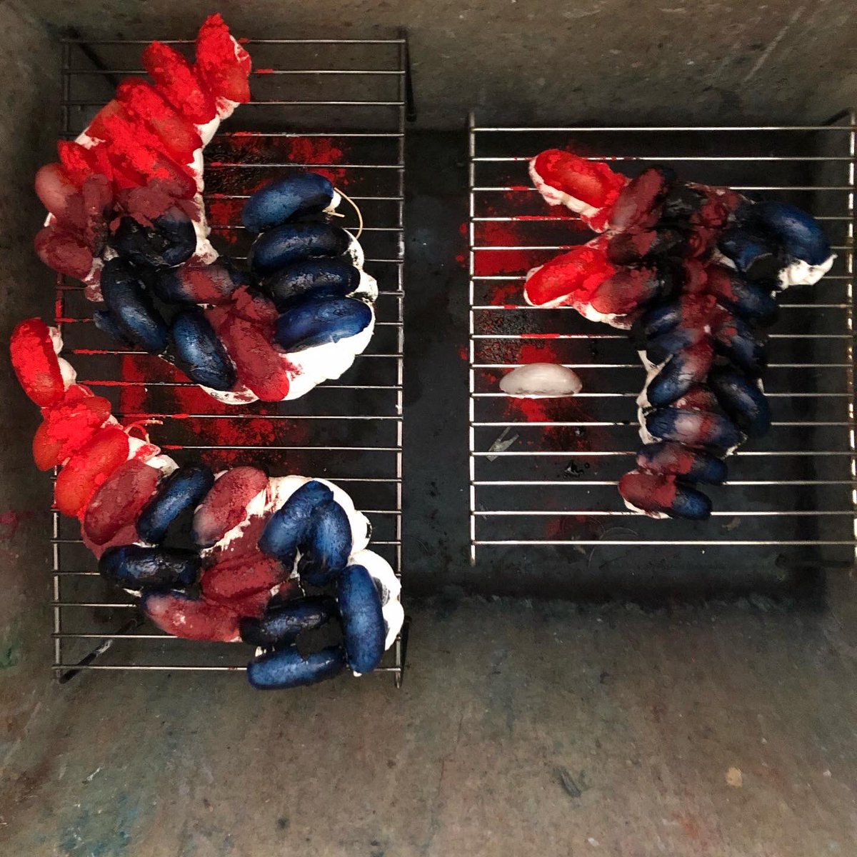 TheLeesOfMemory's tweet image. Had fun bandin' up a batch of #IceAndTime #icedyes for the first time in quite a while so I could hook some friends up (once it is completely safe to do so, of course!) Time to re-up on #FiberReactive #ProcionDyes from the pros at @dharmatrading 🌈🔥