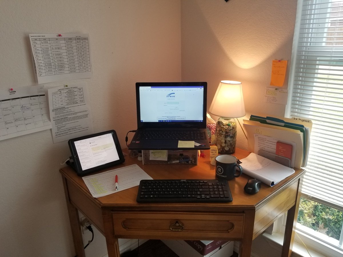 Naaman_nurse's tweet photo. Up early working that technology! @GISDhealth @NFHS_Rangers @NurseSarah_NFHS @GISDleadnurse #GISDAlwaysConnected #gisdtechnologythursday https://t.co/CINU5NmLmR