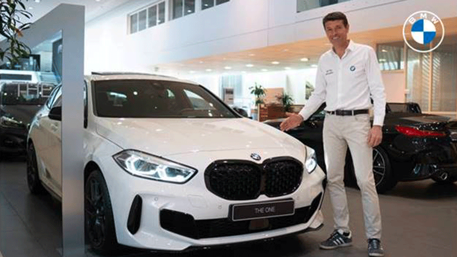 vincentsalimon's tweet photo. Nous lançons aujourd’hui sur Instagram notre nouveau magazine quotidien « #BMWInside », du lundi au vendredi à 18h00 ➡️https://t.co/iJeMpR1lQh
L’idée est de faire découvrir aux internautes chez eux l’univers de la marque #BMW sous un autre angle.
#RestezChezVous @BMWFrance https://t.co/C6gU4Q1a4Z