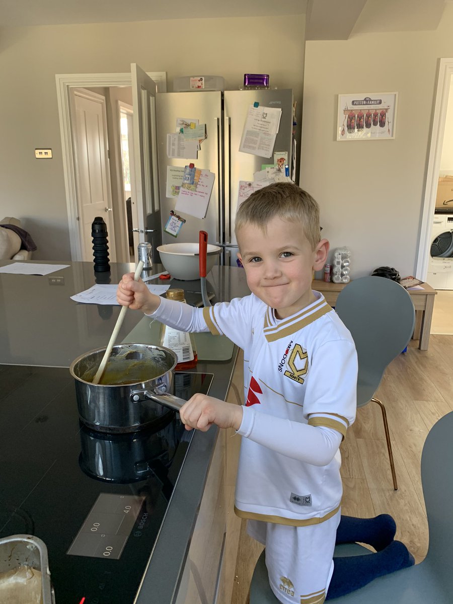 RebeccaLPotter's tweet photo. @TickfordPark #TPY1 working hard, outside drawing, measuring and baking. https://t.co/cdhoj3urje