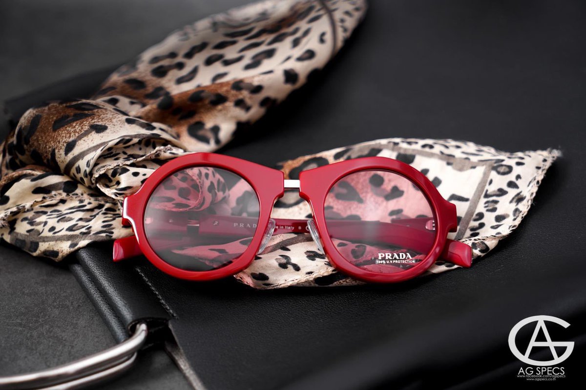 AgSpecs's tweet photo. PRADA รุ่นนี้ขึ้นชื่อว่าแว่นเซเลปของจริง
ตอนนี้แว่นรุ่นนี้ได้รับความนิยมมาก ขาตัวแม่แฟชั่นห้ามพลาด
มี 2 สี ดำ และ ชมพู
ราคา 18,xxx เราขายเพียง 7,599  พร้อมรับบัตรเครดิต และผ่อนได้ 0% 3เดือน #ถูกดีบอกต่อ

ขนาด 50-24-145 คนไทยใส่ได้พอดี

 Made in ITALYสินค้ารับประกันของแท้ 100% https://t.co/lKKcp0NGD3