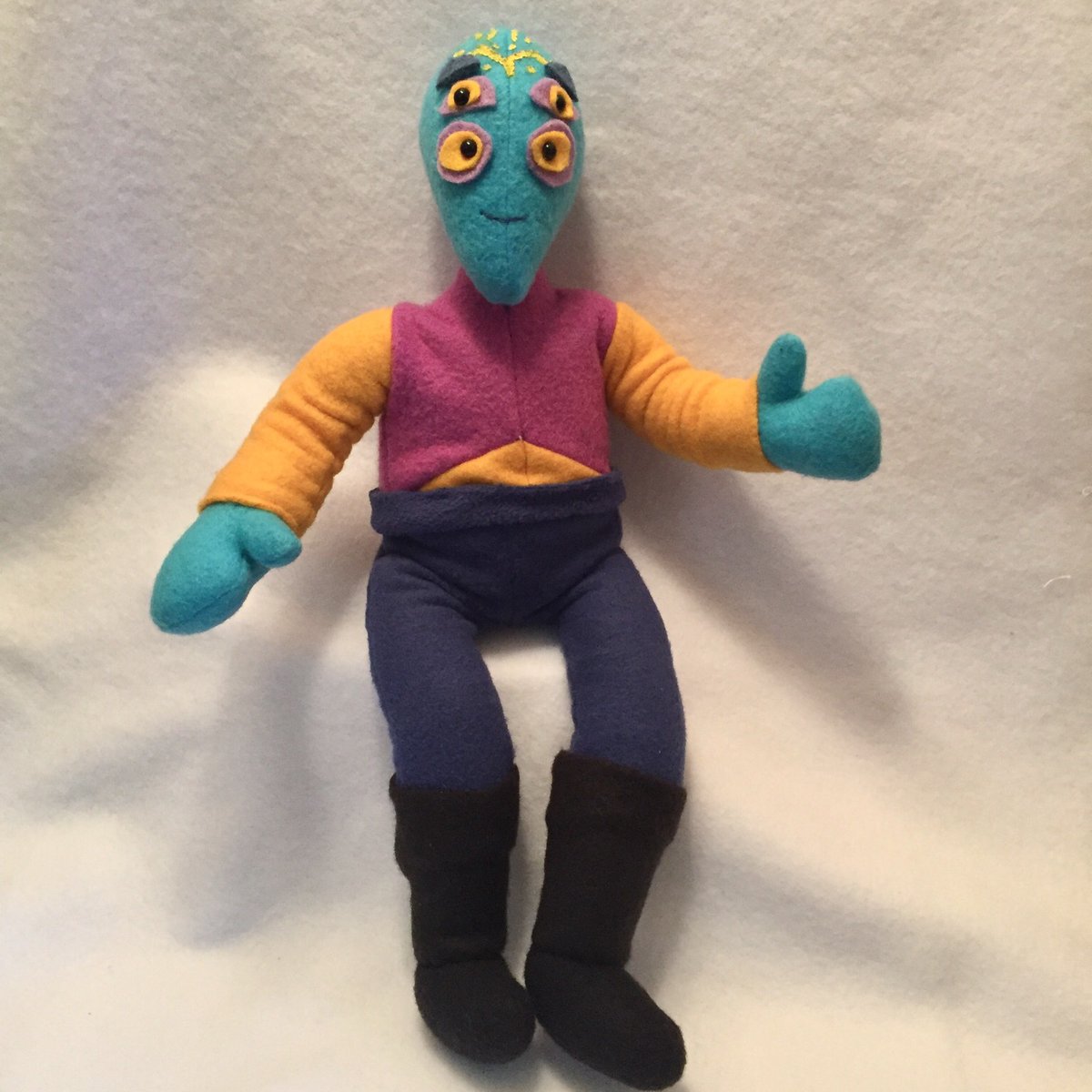 EbkBlack's tweet photo. During my quarantine I started listening to @eos_10  again and wanted to make one of my favorites, the heir to the Diamond Throne and massive hypochondriac Levi, in doll form. https://t.co/TK3hFUz4Ty