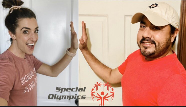 Physically apart, but mentally and emotionally together— join us in our #virtualhigh5 challenge! High-5 a friend or send us your high-5 🖐🏼 #sotx #soconnected <a href="/SpecOlympicsNY/">Special Olympics New York</a>