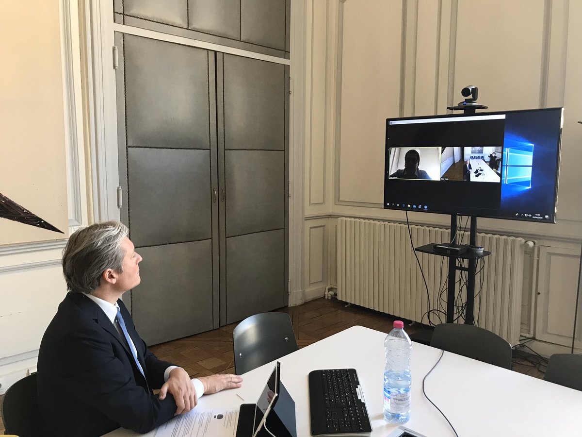 Laurent Henart On Twitter Je Viens De Faire Le Point Avec Jeanrottner Sur La Distribution Demain A Nancy Des Masques Commandes Par La Regiongrandest Objectif Organiser Un Approvisionnement Au Plus Pres