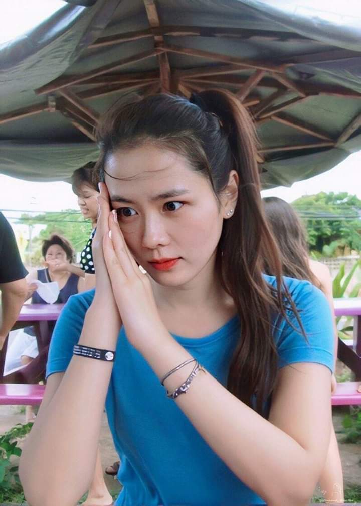 hersheyaaa's tweet photo. how can someone not fall inlove with this beaut 💖 mum son yejin's beauty is timeless look at her.  hyun bin galaw-galaw na and make many babies. the elite ceo and president of seri's choice, my kind of president #istandwithmypresident https://t.co/iwUs8EPXMy