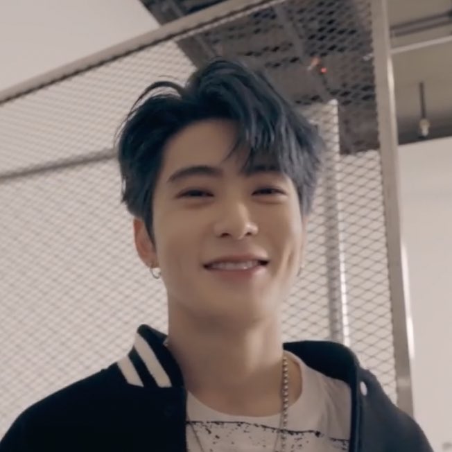 low quality jaehyun tweet media