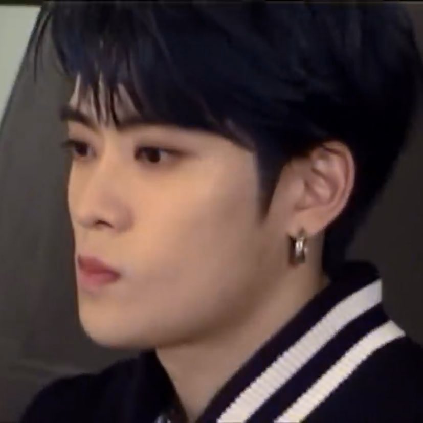 low quality jaehyun tweet media