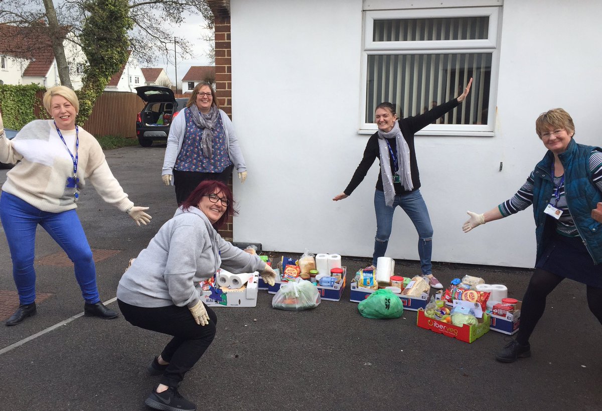 HRWW24k06x's tweet photo. Im proud to be part of @voyagelearning today. Thanks to @noradRT642, we managed to deliver 50 parcels to families to get them through the Easter break. Itโs humbling to think of the countless schools across the country doing the same to support the most vulnerable #thisisAP https://t.co/BrvFafIbEe