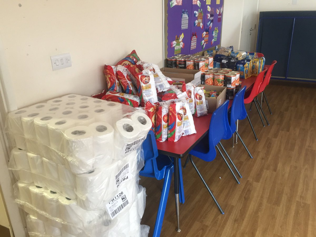 HRWW24k06x's tweet photo. Im proud to be part of @voyagelearning today. Thanks to @noradRT642, we managed to deliver 50 parcels to families to get them through the Easter break. Itโs humbling to think of the countless schools across the country doing the same to support the most vulnerable #thisisAP https://t.co/BrvFafIbEe