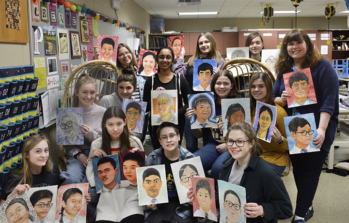 bellafiore3's tweet image. This arrived today from #TheMemoryProject my @PewaukeeHS @PewaukeeSD Art Club created portraits for children in Malaysia.  If you can watch the video without crying....good for you!!! So awesome to see the amazing #powerofART to #connect vimeo.com/402225080/20bc…