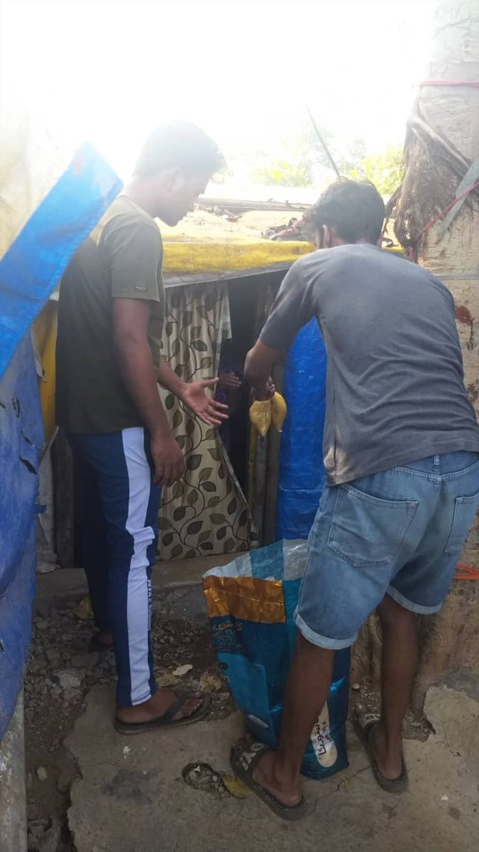 bk007ravi's tweet photo. Helping the helpless brings us joy !!
Very musch inspired from @BeingSalmanKhan @beinghuman
#BeingConsistentIsBeingHuman
Ghar par rahe , Saafh sutre rage !! 🤗🤗 https://t.co/aXmJo53dxS