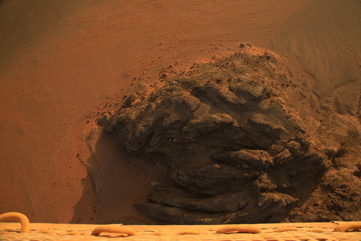 view from an air balloon: like I said, if you want to shoot Mars on location, here's where you do it.