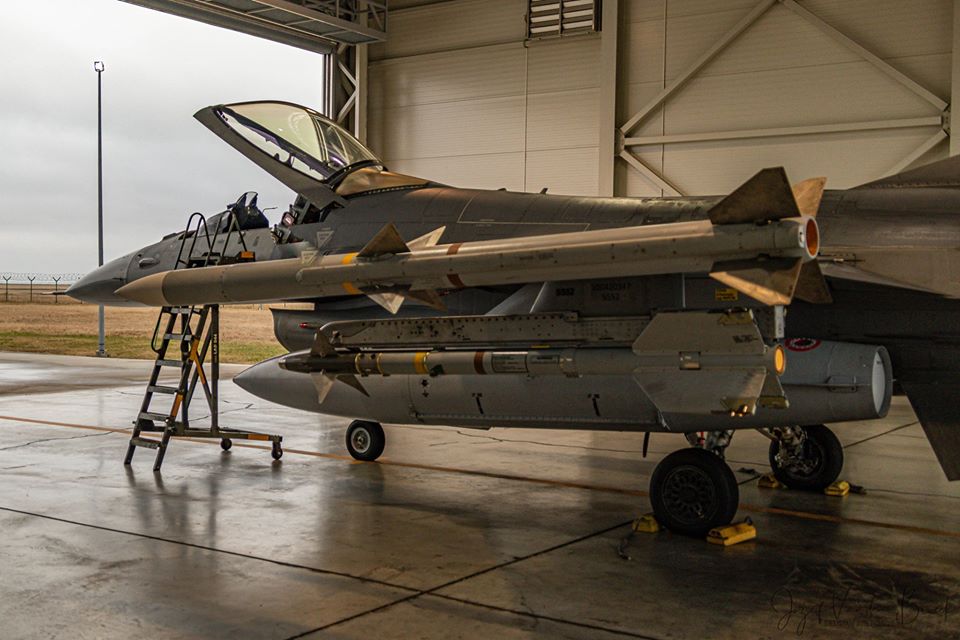 5472_nde's tweet photo. Since the beginning of March four #BelgianAF F-16 detached to Lithuania, have been providing the integrity of airspace above the Baltic as part of #NATO #Baltic Air Policing. https://t.co/qXHk1vgkky