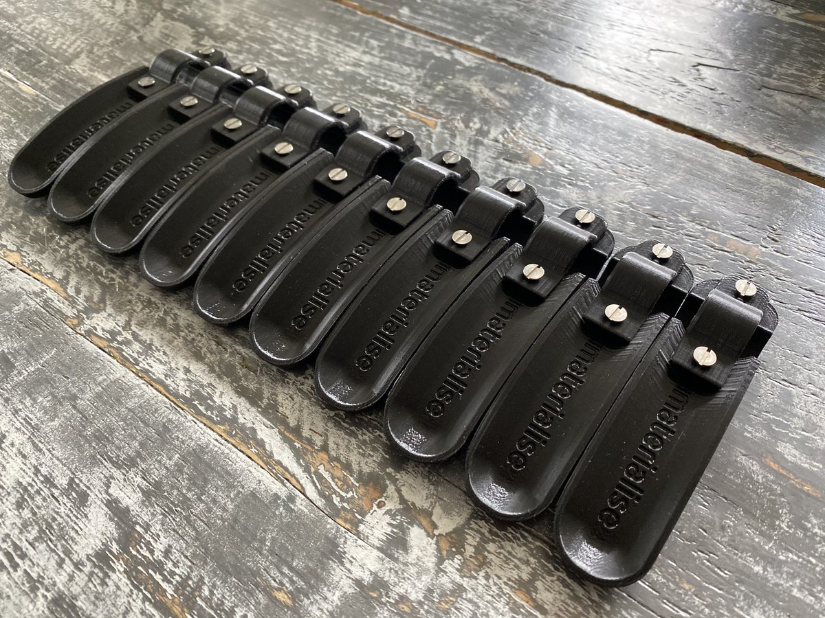 Zoon (13) heeft zijn 3D printer op volle toeren draaien. Voorkom besmetting via de deurklink, handsfree deuropener, €10,- per stuk incl. rvs bevestigingsmateriaal. Te bestellen via whatsapp. Vraag m’n zoon zijn 06 nummer op via een pb. #COVIDー19 #COVID19