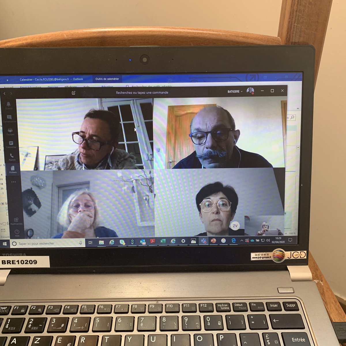Rousselcec54's tweet photo. L’équipe de #Batigeremaisonfamiliale  en télétravail pour ses coopérateurs  ! #ResterChezVous #batigere https://t.co/1aPsToR1MD