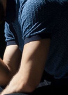 DARREN’S ARMS : A THREAD