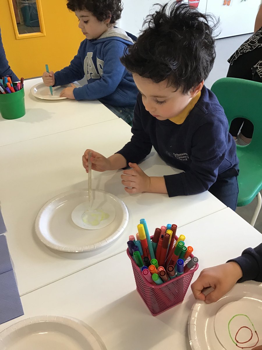 AshmountPrimary's tweet photo. Focus, engagement,enjoyment. Learning fun! #Ashmount #KeyWorkerOffer https://t.co/HYyyZPhcKZ