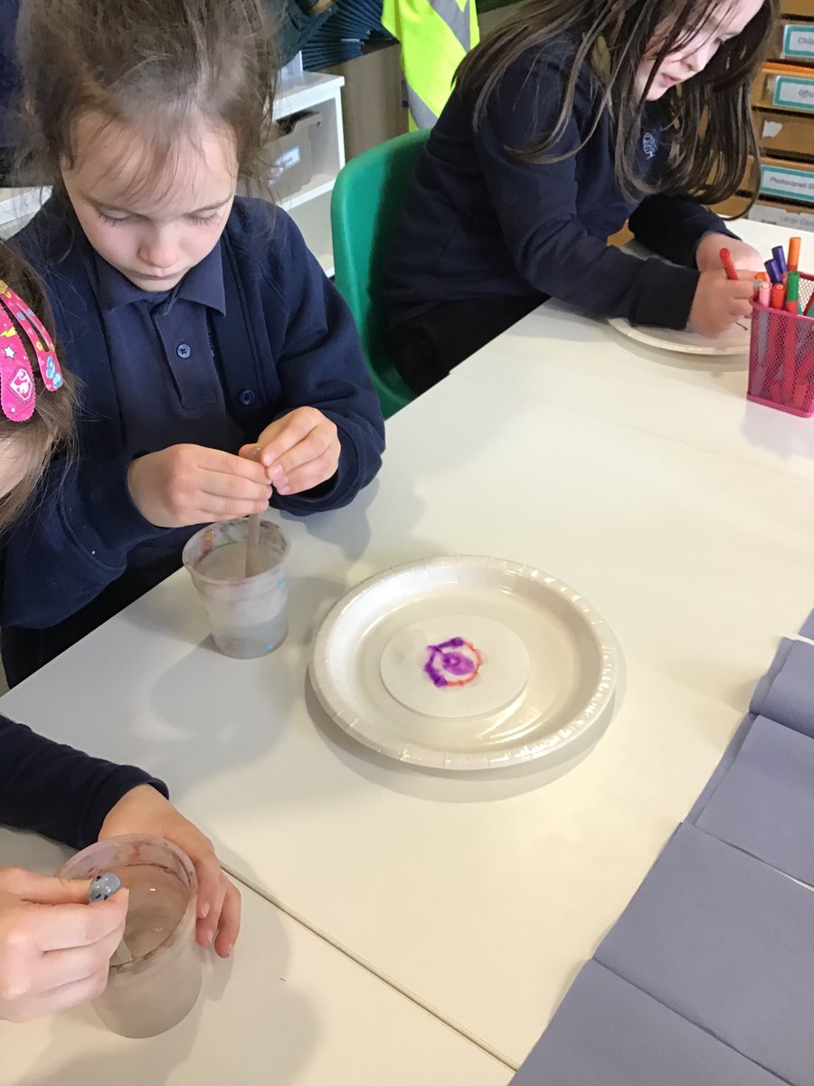 AshmountPrimary's tweet photo. Learning never stops! #Ashmount #KeyWorkerOffer https://t.co/WgsYLuce8y