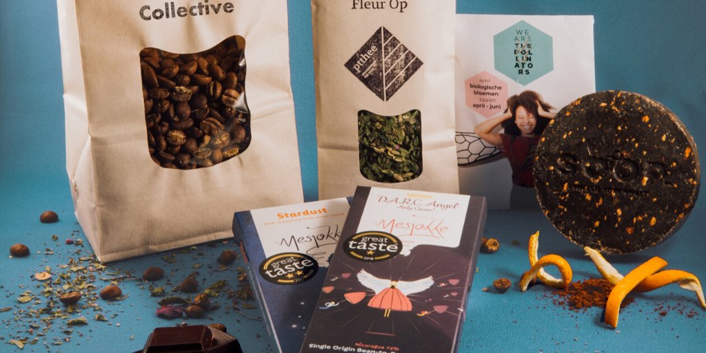 En dan is er ineens een Thuiskantoorpakket! Een pakket van circulaire koffie, traceerbare chocolade, regeneratieve thee en zeep gemaakt van koffiedik? Een #samensterker initiatief van Mesjokke Chocolade, Circular Coffee Collective en SOOP.
#ondernemerschap