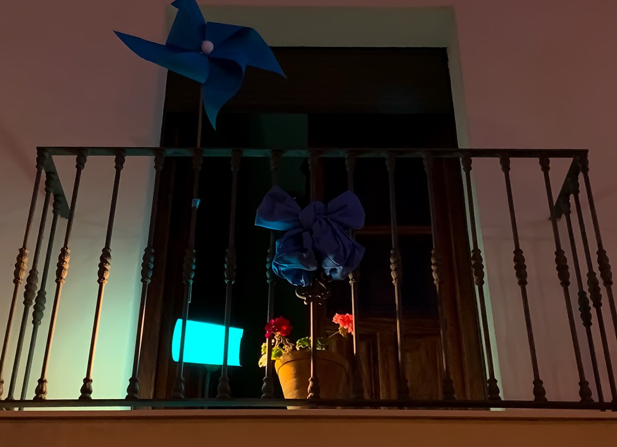 Sandranuto's tweet photo. #LIUB #DiaMundialAutismo 💙💙💙 https://t.co/7oMkhUR60P