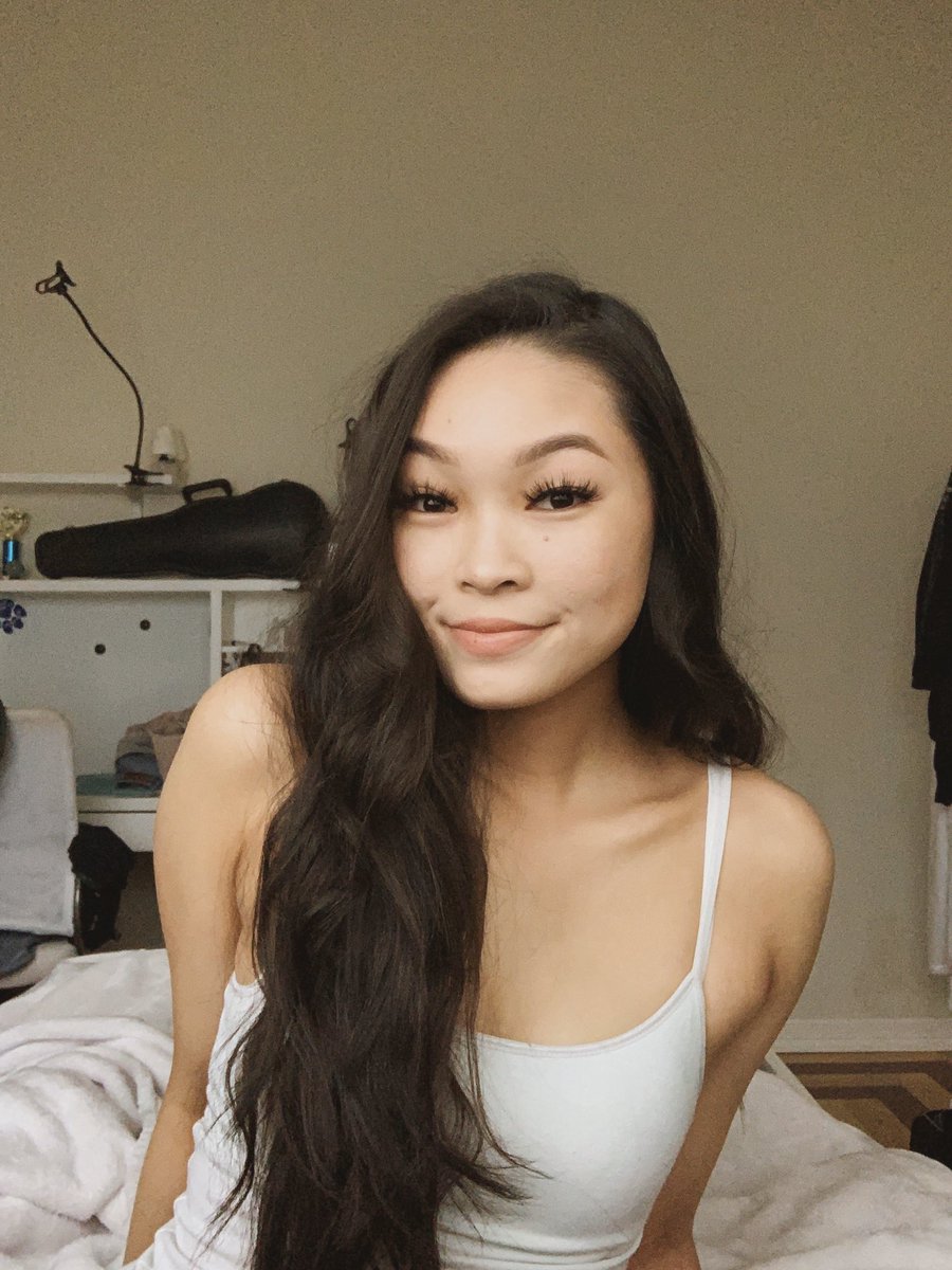 tracecdao's tweet photo. I got ready to stay home https://t.co/kYsKoz2nVY