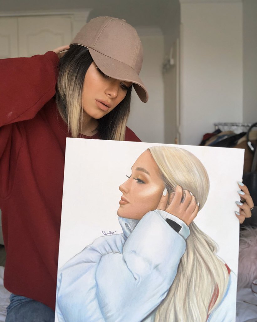 TaheriParmida's tweet photo. @ArianaGrande Hope you see this my Queen🤍💋love u so much! #ArianaGrande #Ari #arianators #art #fanart #artist #colorpencil My IG:Paradiseblossom https://t.co/HwXYZCNpBk