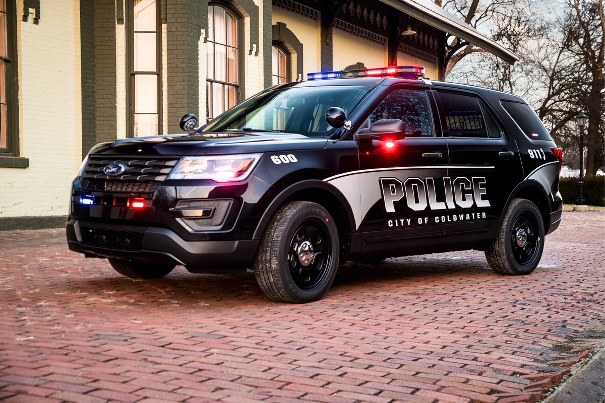 CityColdwaterMi's tweet photo. The Coldwater Police Department will help elderly patients by picking up and delivering their prescription drugs for them. Follow this link to see if you are qualified to take advantage of this service: https://t.co/7cPfC6omyP

#WeAreInThisTogether #SpreadTheWord #ColdwaterStrong https://t.co/JjGCJ6FbDL