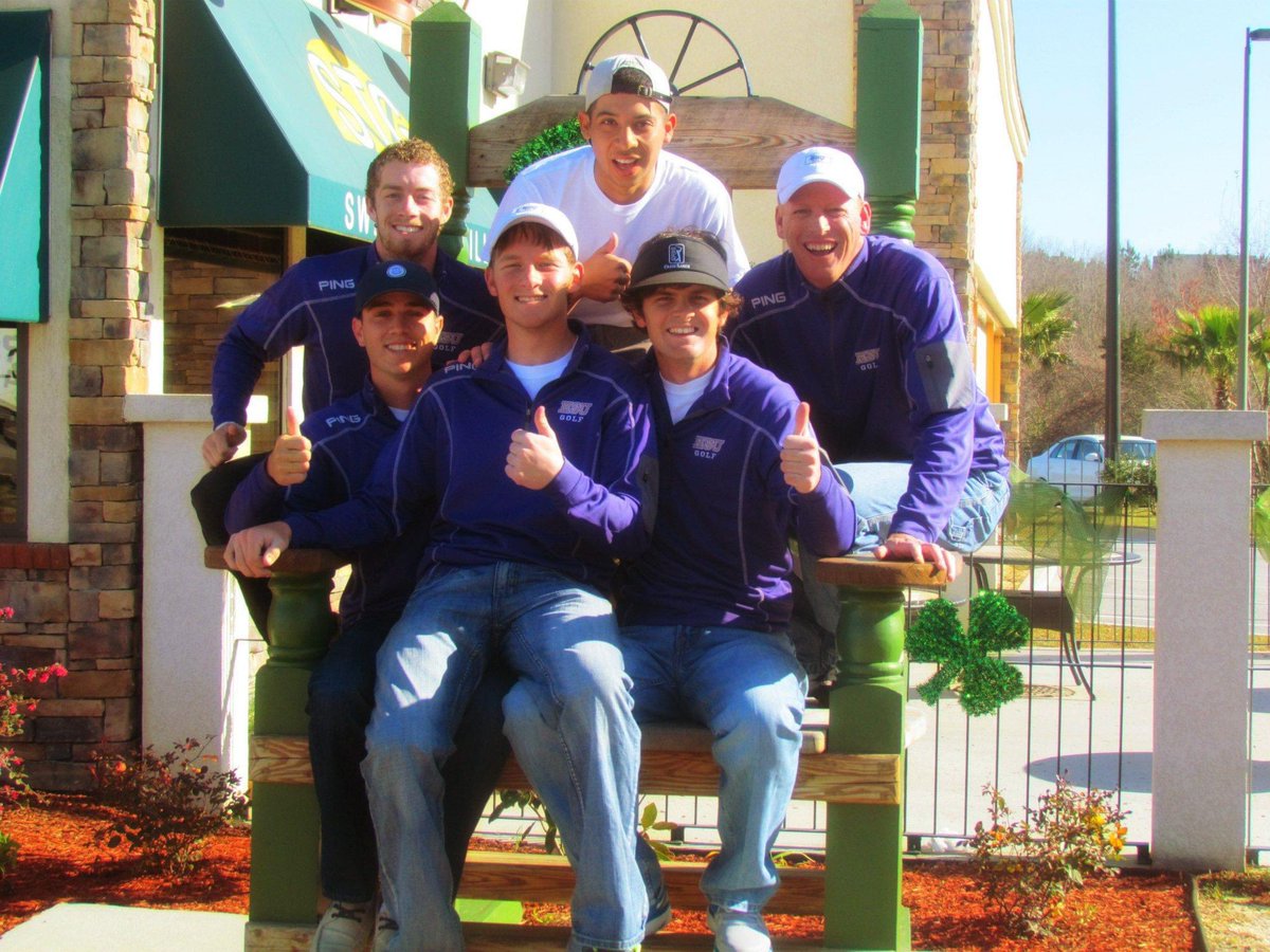 B_Heard1's tweet photo. @HSU_Golf Big chair, big... Dreams https://t.co/zZPU2hlrSs