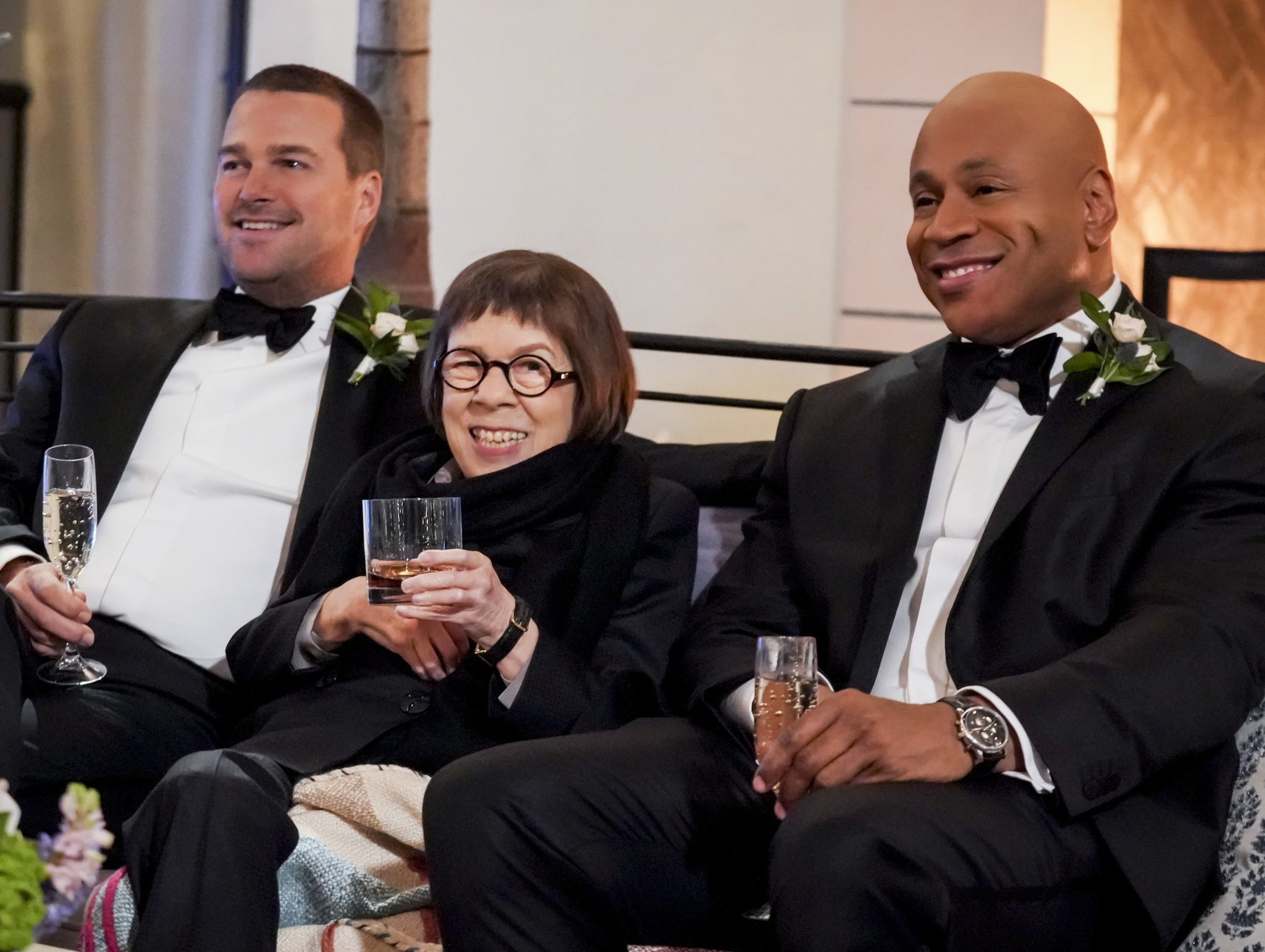 CHEERS! Help us all wish the amazing Linda Hunt a.k.a Hetty Lange a HAPPY BIRTHDAY!!      
