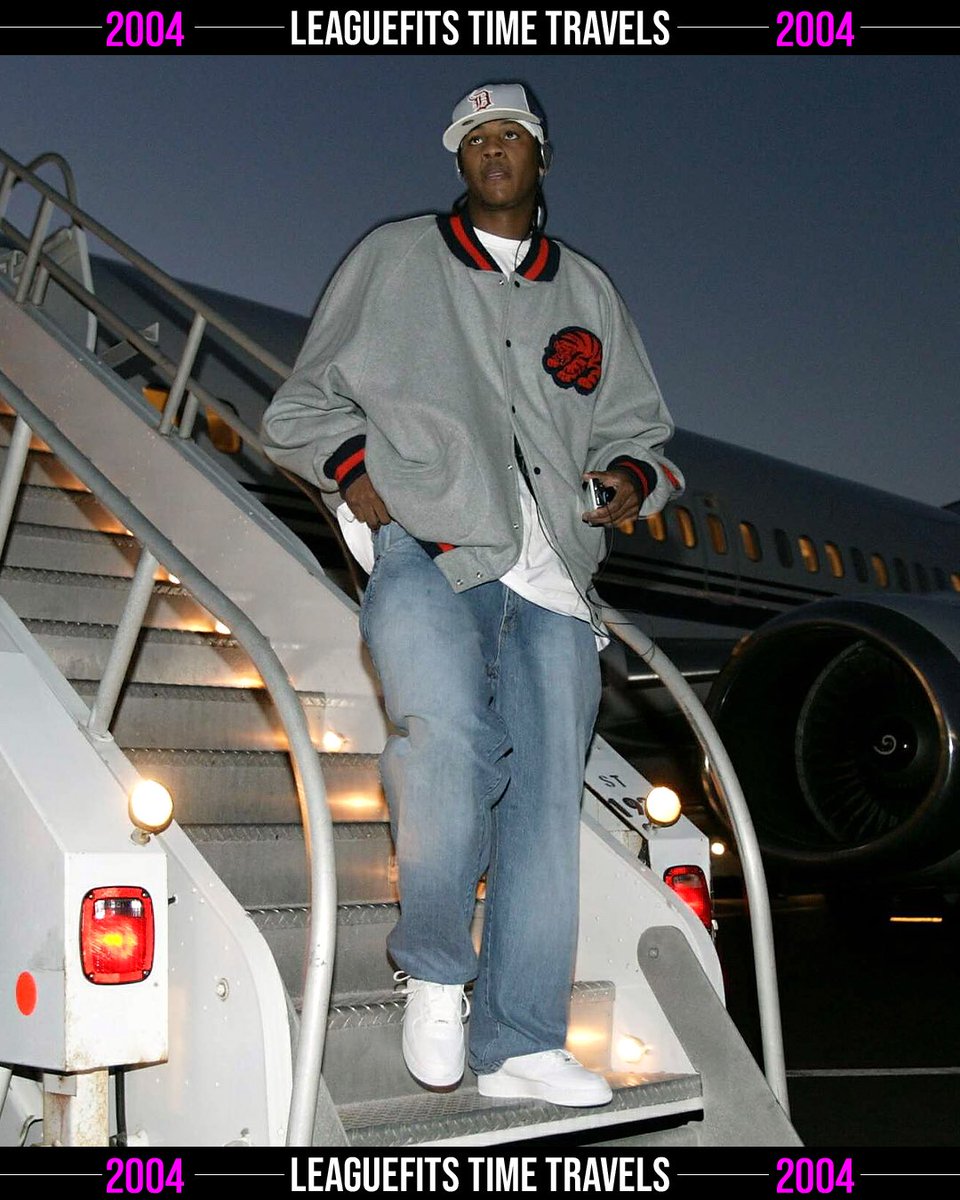 TIME TRAVELS ('04): the earliest "off-the-plane" fit pic i could find.