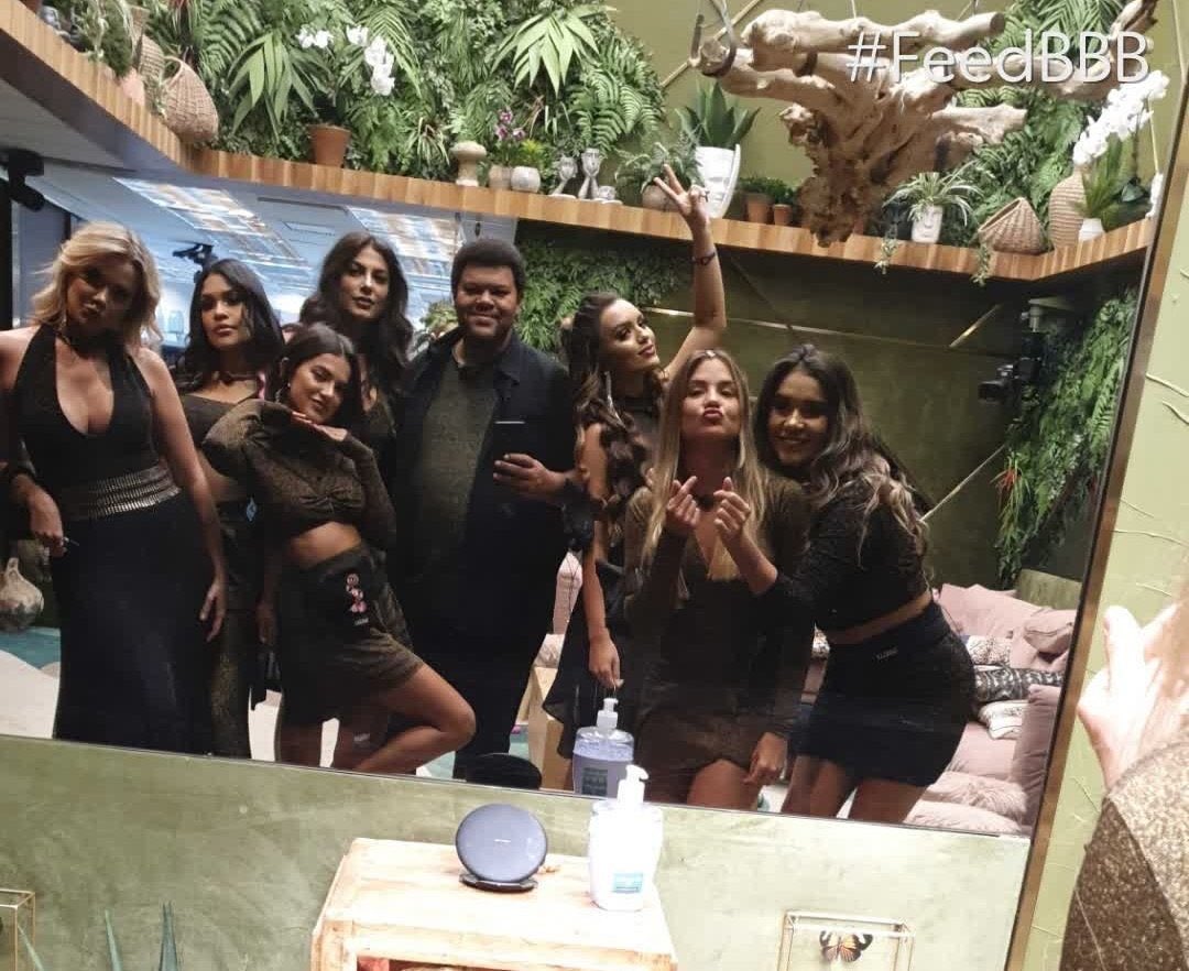 Itsoriginaldoll's tweet photo. @BelisarioHatake @FelipePriorx @legadaodamassa @Casimiro o macho q começou a assistir o bbb ontem é que entende 🥺 se liga no top 10 #PriorFora que pena https://t.co/QXjtu0jm0o