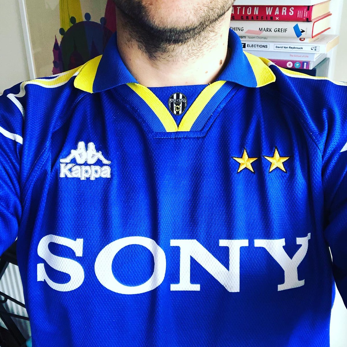. @juventusfcenAway Kit, 1996/97KappaI hope my fellow interisti will find it in their hearts to forgive me for this. This is the only Juve shirt in my collection. I still remember falling in love with this kit when I first saw it as a kid  #HomeShirts