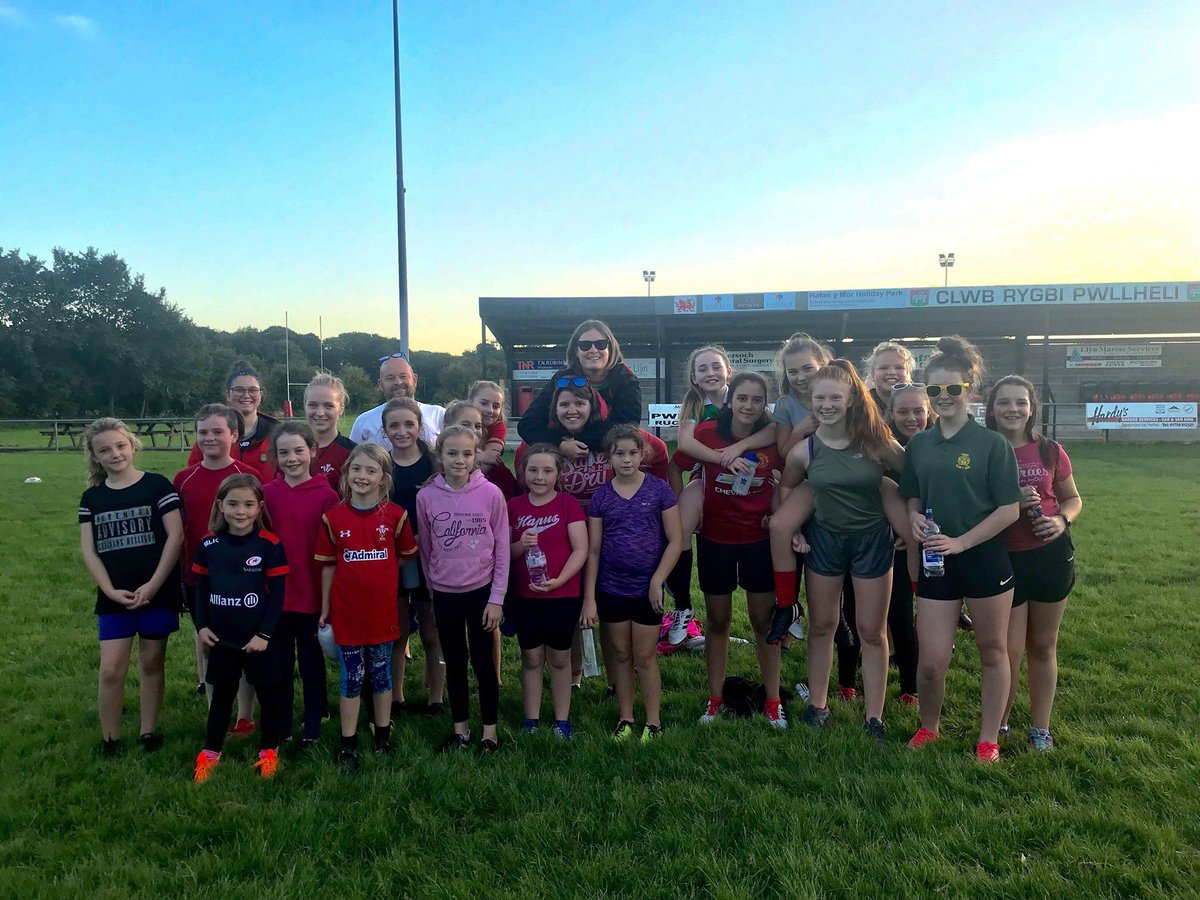 Diolch <a href="/rachtaylor13/">Rachel Taylor</a> for the nomination 👍🏼👍🏼

Once you’re nominated you have 24hrs to respond or donate £20 to local charity. 

You must nominate 4 coaches &amp; post a picture of you coaching.

We nominate <a href="/rygbi_valkyries/">Valkyries Rugby</a> <a href="/CeirwNant/">Ceirw Nant</a> <a href="/BMeirionnydd/">Gwylliaid Meirionnydd</a> <a href="/Rygbi_MonStars/">MônStars</a>