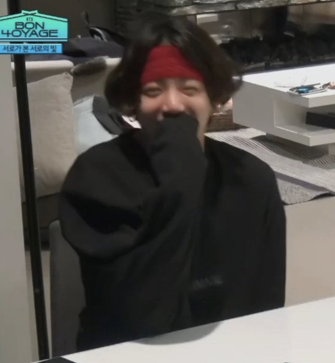 jungkook sweater paws—a very soft thread