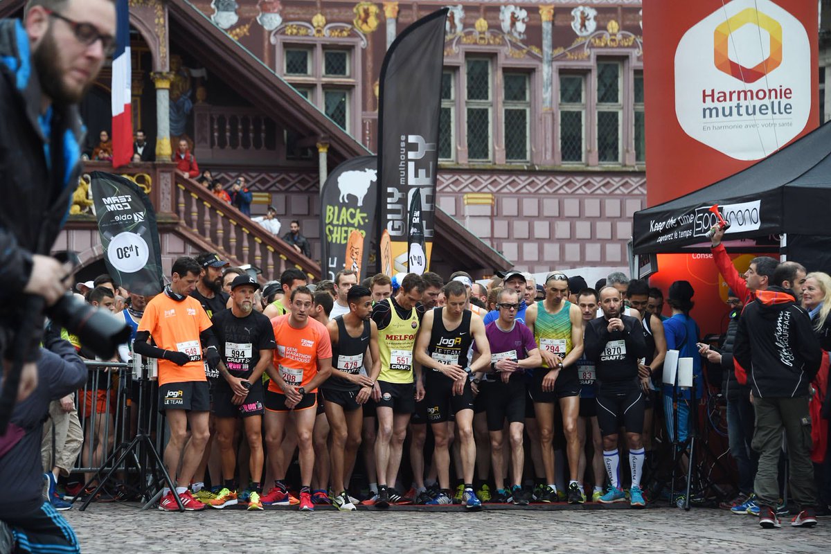 2 avril 2017 : 1ere édition du Semi-Marathon de Mulhouse avec le coup de pistolet donné par <a href="/JeanROTTNER/">Jean ROTTNER</a>. Aujourd’hui, Mulhouse résiste, on reste chez nous. #souvenir #patience #mulhouse #villederunning