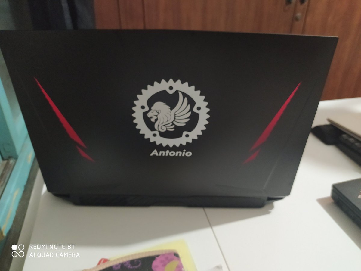 __yanganto__'s tweet photo. My new laptop with my customized logo and highlt customized desktop environment.  I love open source culture! https://t.co/YNu2wLof5J