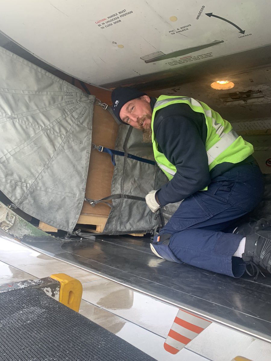 rad2956's tweet photo. Very proud of our DEN employees helping support the COVID-19 crisis. Shipping some much needed ventilators to New York with the intention of beating this virus!! #savingpreciouslives #weareunited @bnogues @Steveatunited @HenryatUnited @susannesworld @EWRmike @JMRoitman https://t.co/Jfz7njOlYP