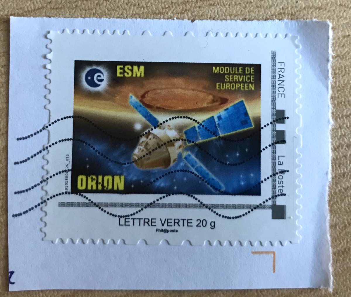 Au courrier aujourd’hui, nous avons reçu une enveloppe de réabonnement au magazine avec un très beau timbre. Nous adorons les beaux timbres mais celui-là est vraiment particulier #Orion <a href="/nasa/">NASA</a> avec une participation européenne via <a href="/esa/">European Space Agency</a> <a href="/AirbusSpace/">Airbus Space</a> <a href="/Thales_Alenia_S/">Thales Alenia Space</a> Merci 😊