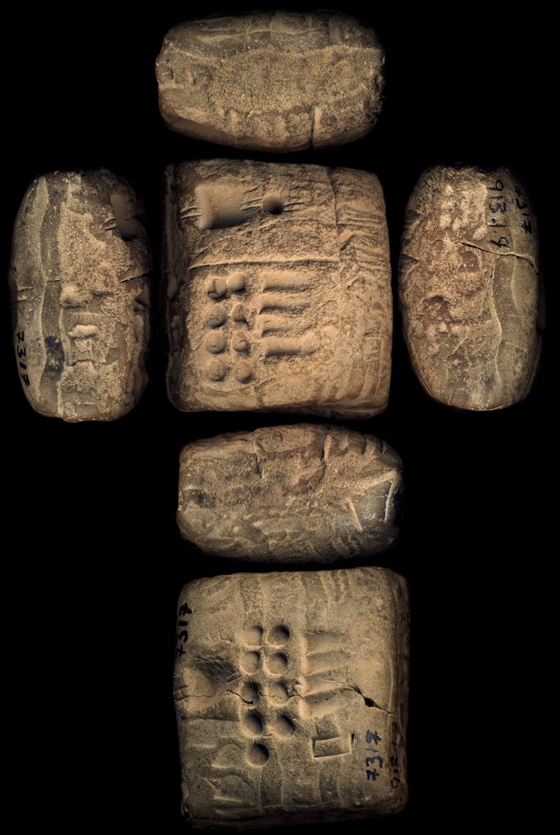 Just attended a fascinating webinar by  @mslima glad to see some cuneiform mentioned alongside the enigmatic spanish theologian Ramon Llull, the history of data visualization is (very) long and fascinating! A brief foray into a 5000 year old cuneiform example below...
