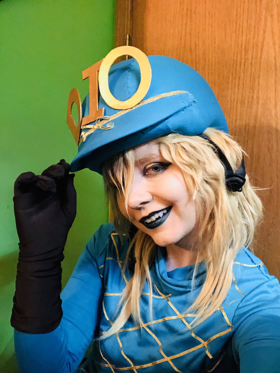 DisloyalCosplay tweet picture