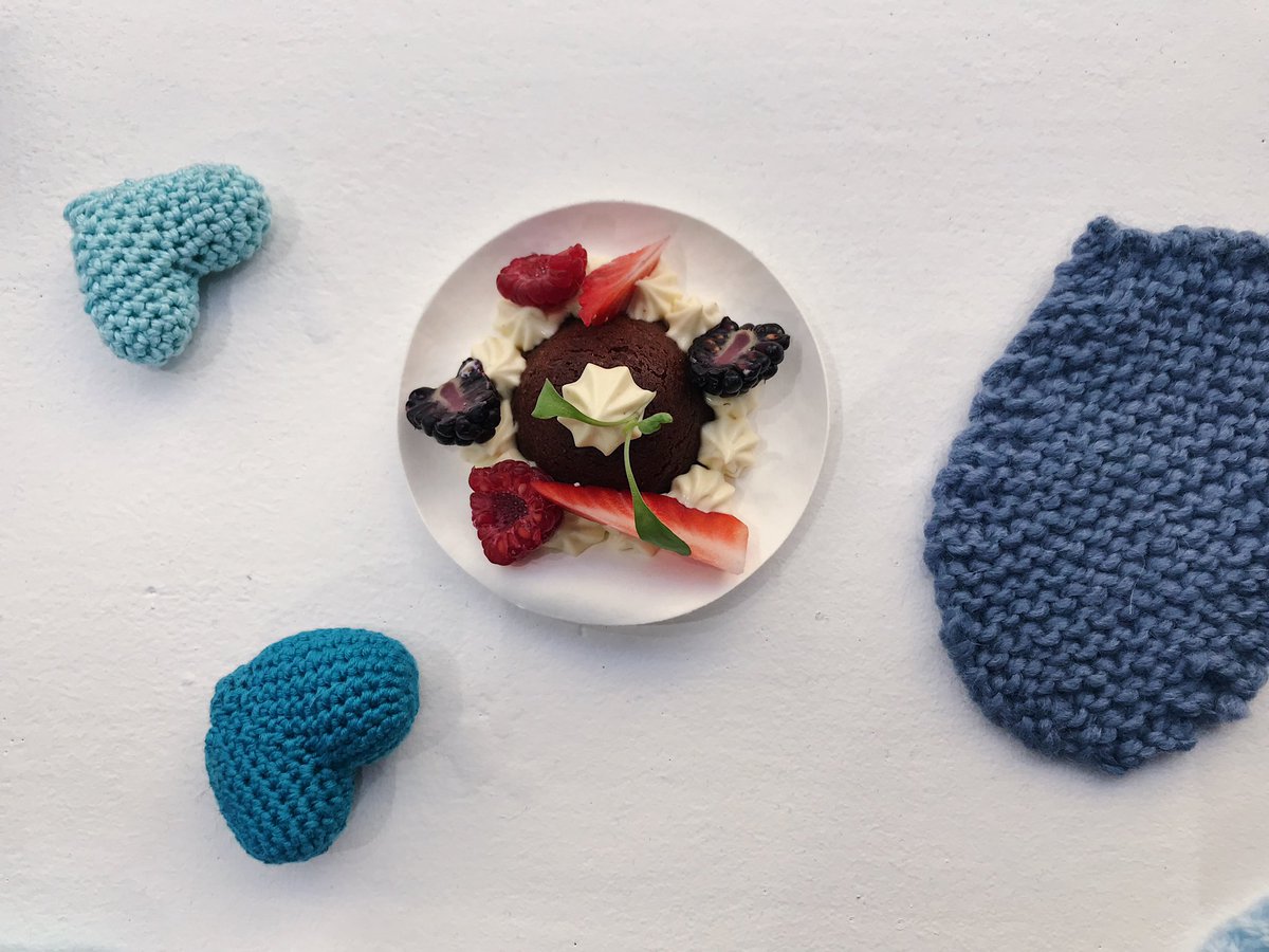 Souvenir des desserts préparés pour l’Happy Blue Day de l’association <a href="/Ninoo_Asso/">Association Ninoo</a> l’année dernière en cette journée mondiale de la sensibilisation à l’autisme 💙💙💙
#PierreSang #Ninoo #Partage