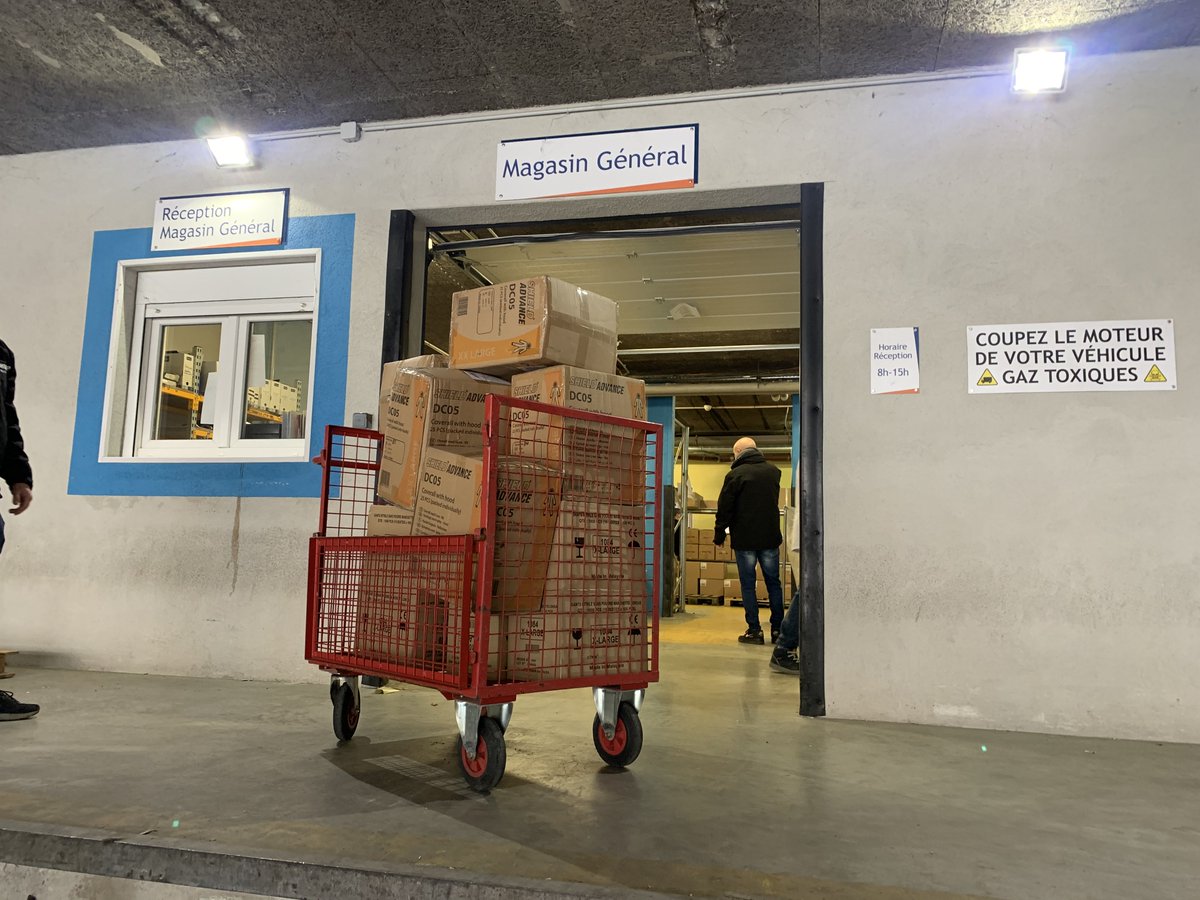 TOGETHER!

In those troubled times, Resoltech has donated the public hospital of Aix en Provence the following protection equipments :

-125 safety hooded suits
-6000 nitril gloves

Stay safe