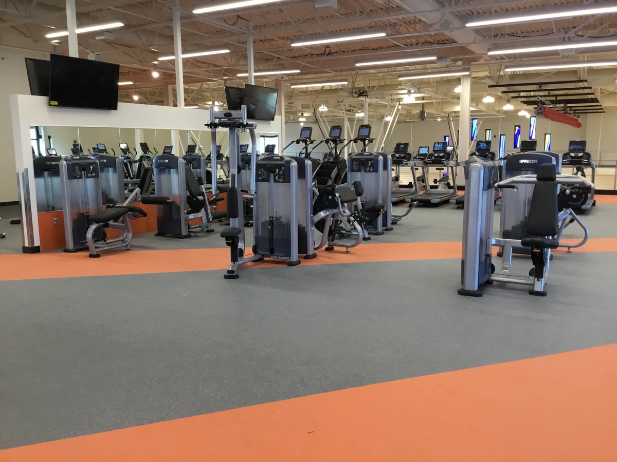 push_pedal_pull's tweet photo. Want to make your fitness facility look modern and sleek? That is precisely what P3 Fitness Expert Gloria Cornyn delivered for Central Recreation Center in Aurora, CO. This was achieved through Precor cardio and strength pieces. Well done Gloria! #p3install #precor #recreation https://t.co/1O1jkYkBEW