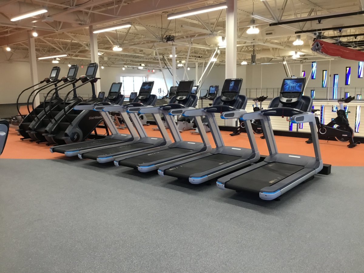 push_pedal_pull's tweet photo. Want to make your fitness facility look modern and sleek? That is precisely what P3 Fitness Expert Gloria Cornyn delivered for Central Recreation Center in Aurora, CO. This was achieved through Precor cardio and strength pieces. Well done Gloria! #p3install #precor #recreation https://t.co/1O1jkYkBEW