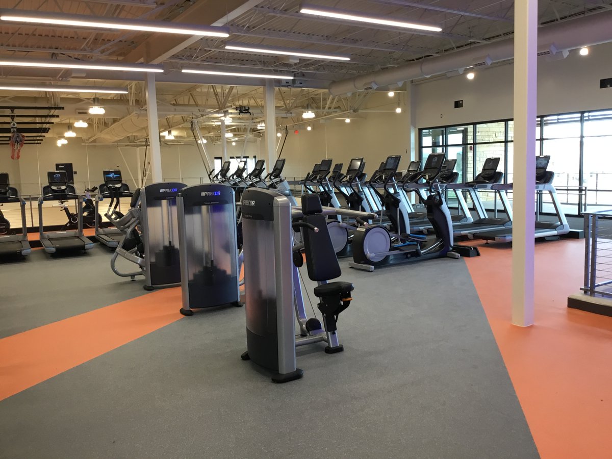 push_pedal_pull's tweet photo. Want to make your fitness facility look modern and sleek? That is precisely what P3 Fitness Expert Gloria Cornyn delivered for Central Recreation Center in Aurora, CO. This was achieved through Precor cardio and strength pieces. Well done Gloria! #p3install #precor #recreation https://t.co/1O1jkYkBEW