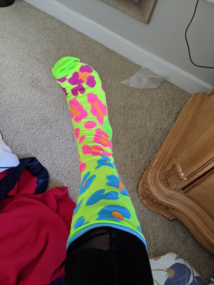 MsAInkrote's tweet photo. Happy Neon Spirit Day!! @nfes @FCPSPrinKSeiss https://t.co/wbO6UgxcHX