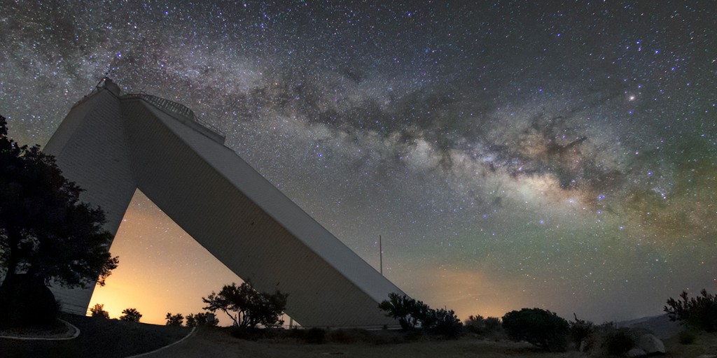 KittPeakNatObs's tweet photo. #OIRLabQuiz: The McMath-Pierce was the largest solar telescope in the world from 1962 until what year? Use the link to our March 25 #IotW for a clue. Submit responses using the poll. #DiscoverTogether
Poll link: https://t.co/VLLKBzP8Ja
#IotW link: https://t.co/38ac6UTQkB https://t.co/lZIjJAIF42