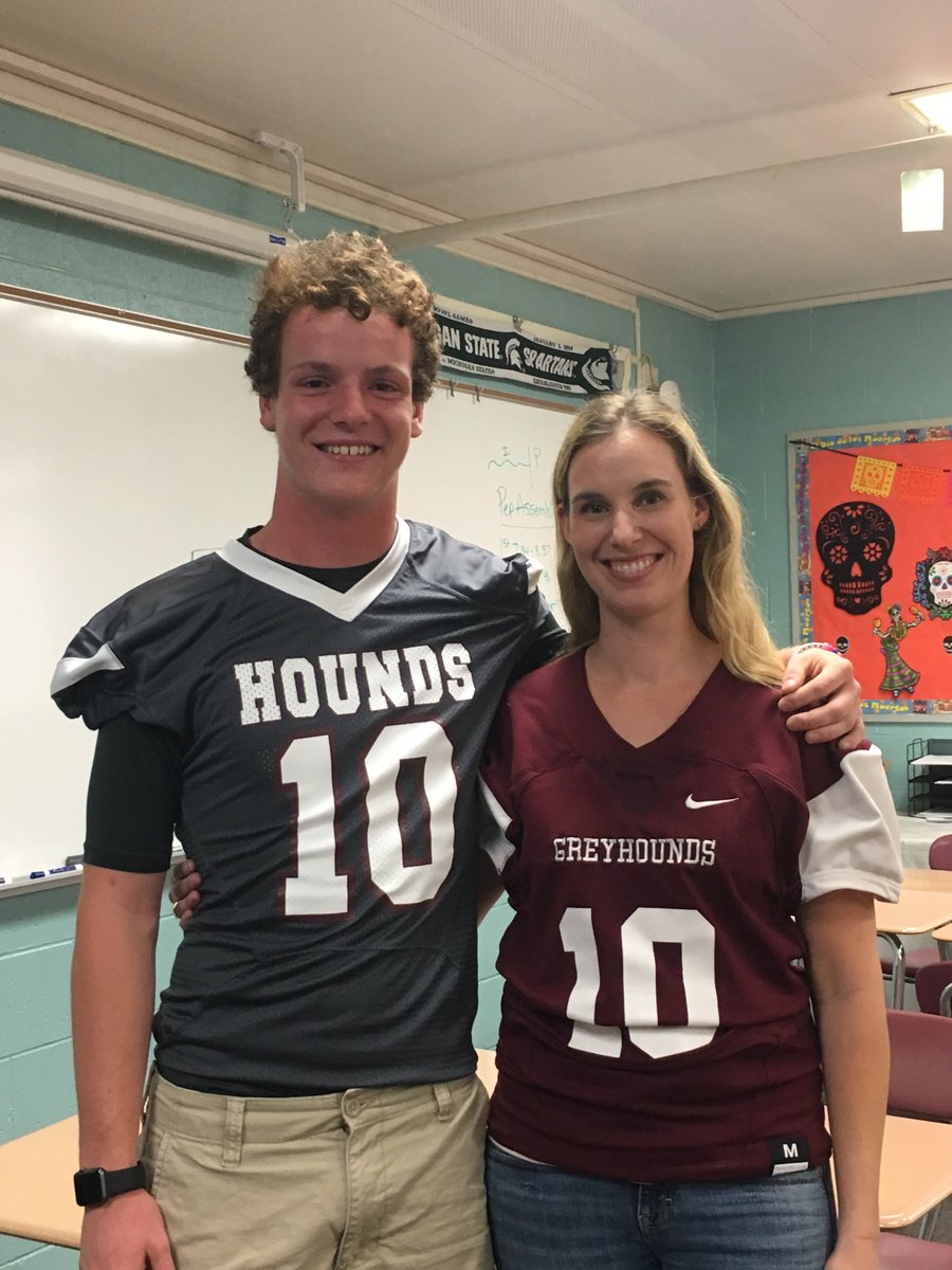 SavvySenoras's tweet photo. I'd prefer to be wearing ER right now, but the Tigers will have to suffice. #ERSpringBreakSpiritWeek! https://t.co/Qm4z7Fy1zY