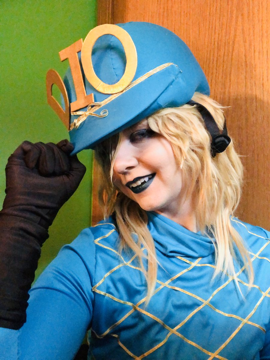 DisloyalCosplay tweet picture