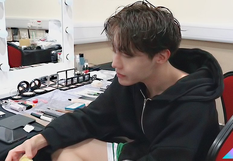 college student hoseok - a thread